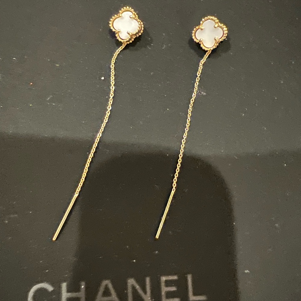 14k real gold earing .